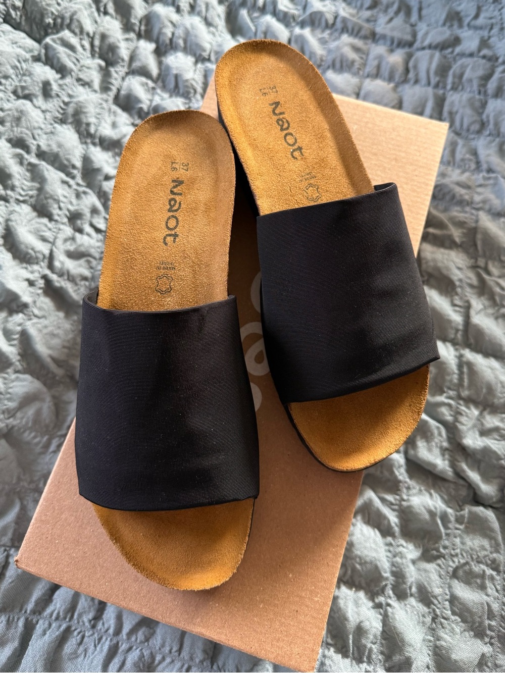 NWT Naot Alana Black Slide Sandals